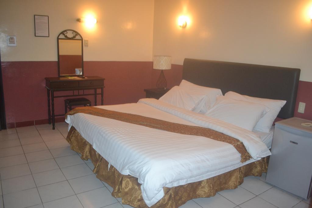 Hotel Dm Residente &