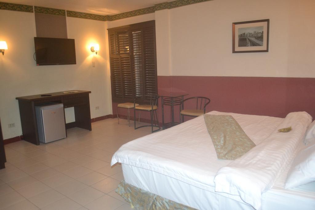 Hotel Dm Residente & Angeles