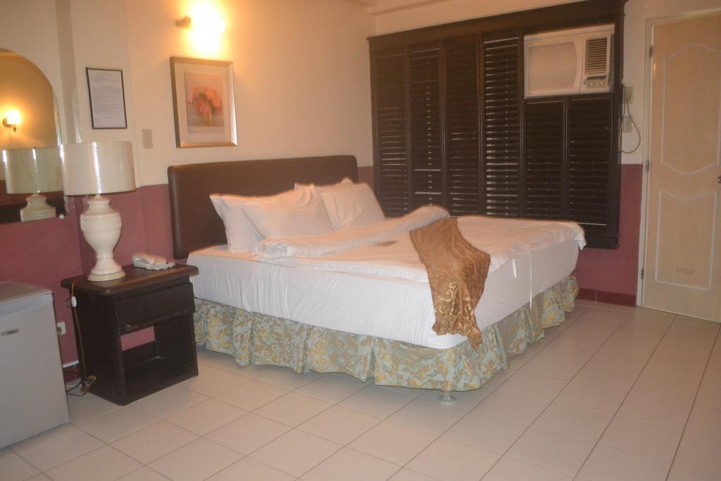 Hotel Dm Residente & 3*