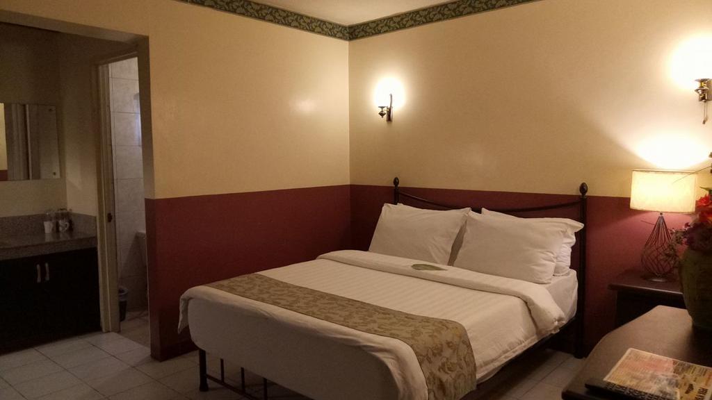 Dm Residente & Hotel