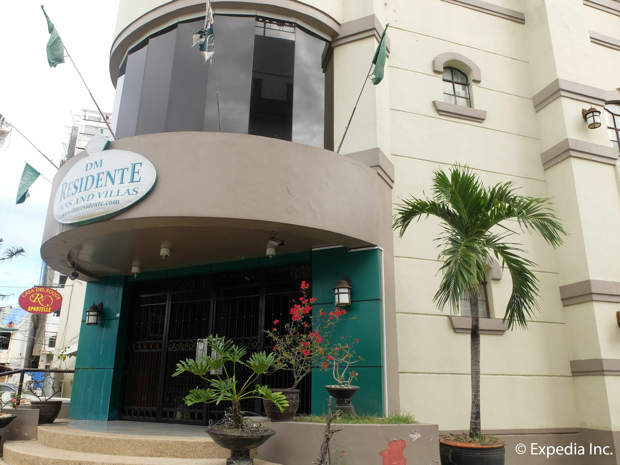 Dm Residente & Hotel