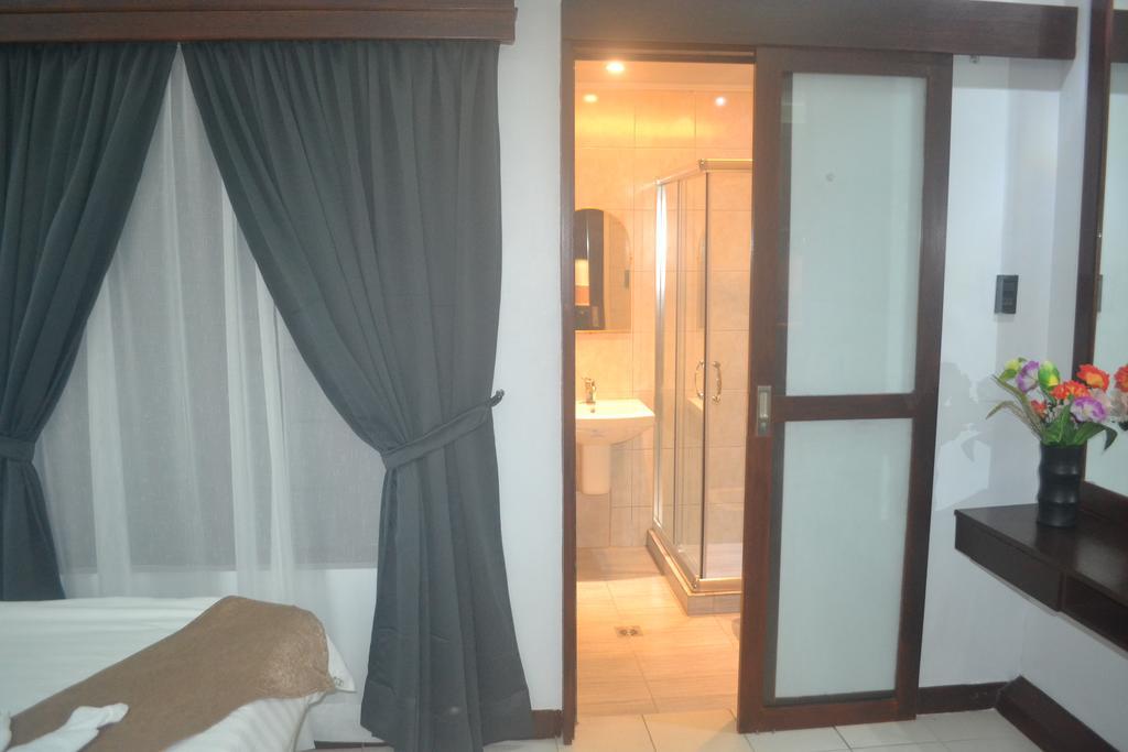 Hotel Dm Residente & 3*