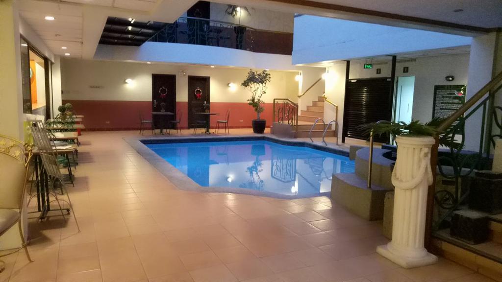 Dm Residente & Hotel