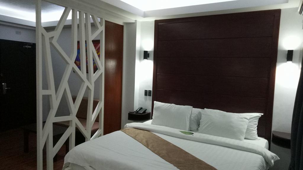 Hotel Dm Residente &