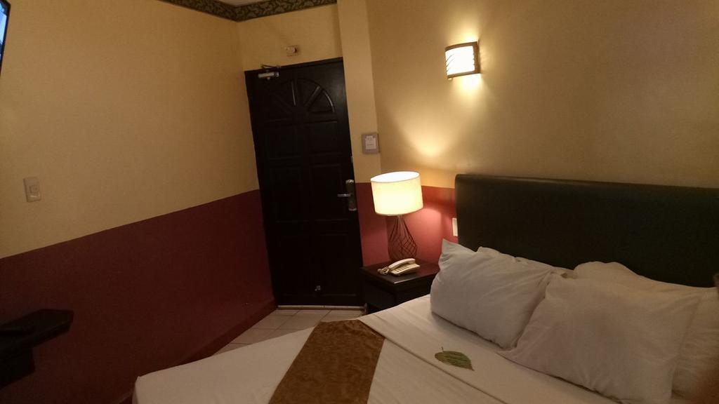 Dm Residente & Hotel 3*