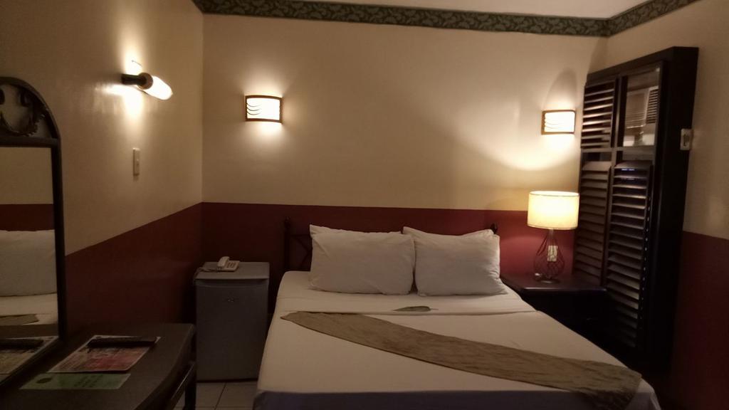 Hotel Dm Residente &